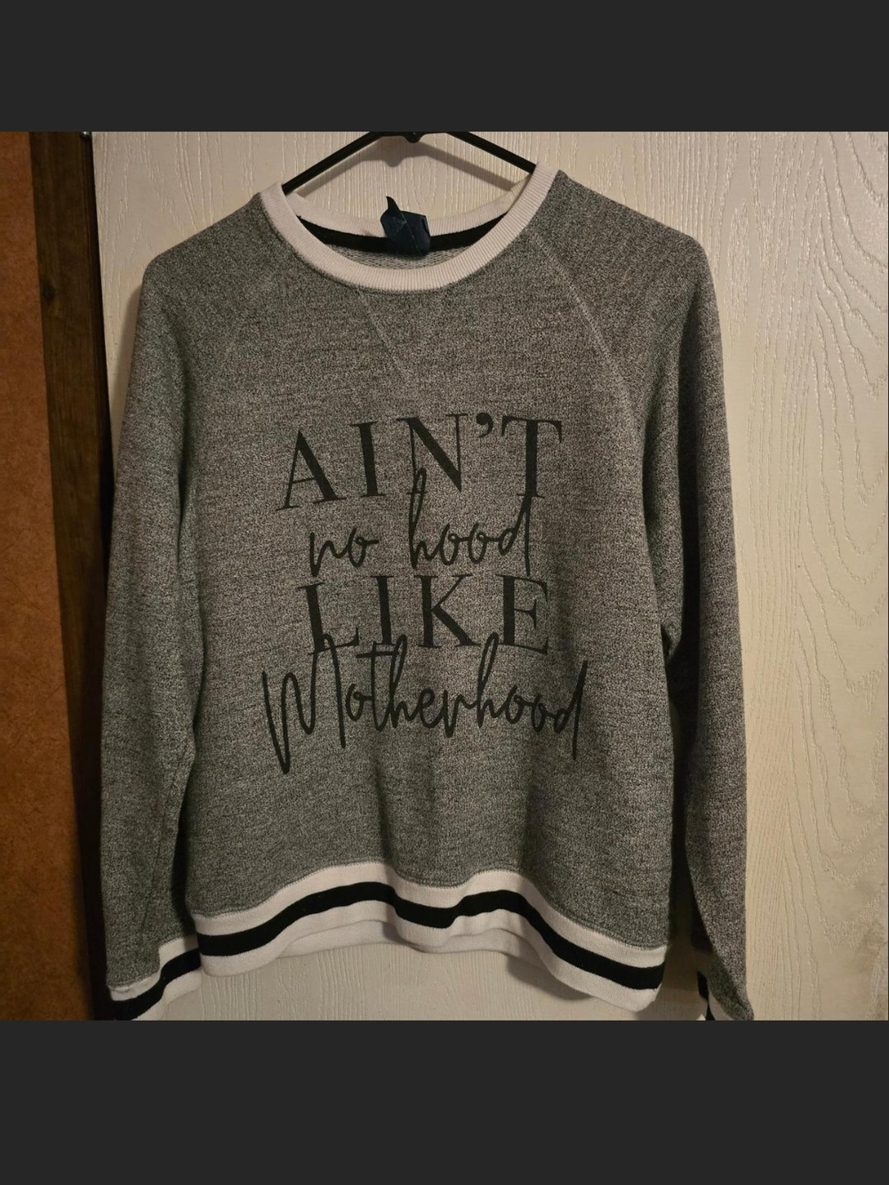 Gray Graphic Crewneck Sweatshirt - 'Ain't No Hood Like Motherhood'